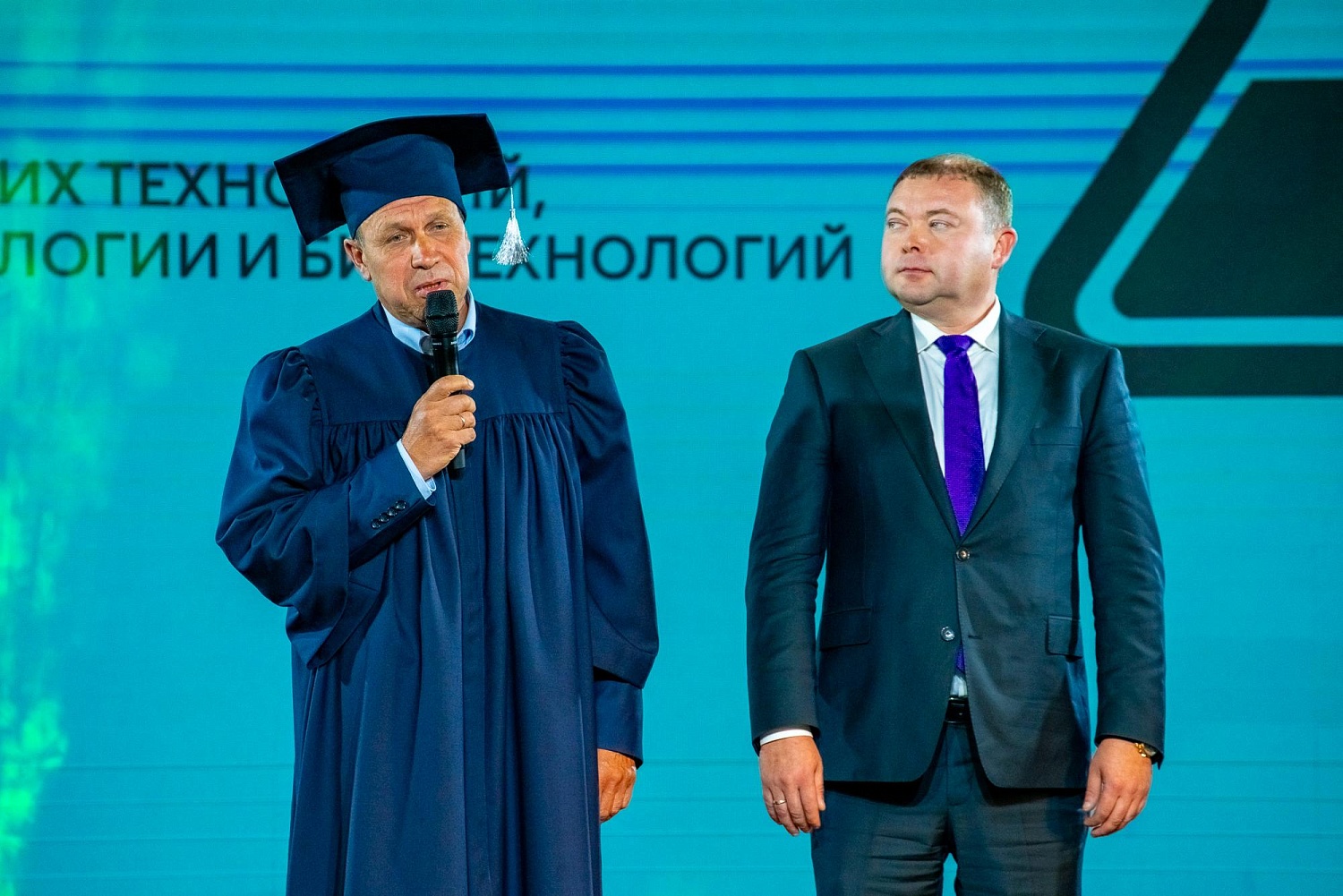 Генеральный директор АО «ГалоПолимер Пермь» поздравил выпускников Пермского Политеха
